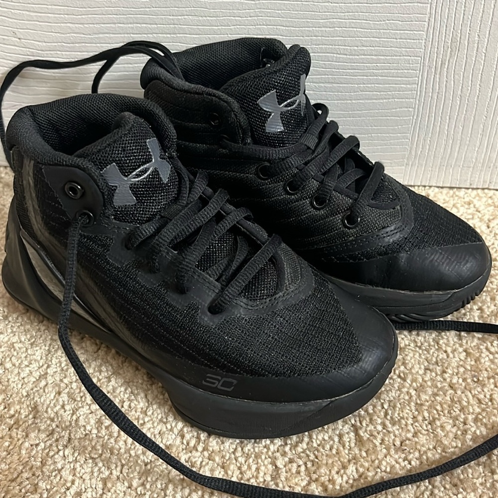 Kids Under Armour Steph Curry sneakers